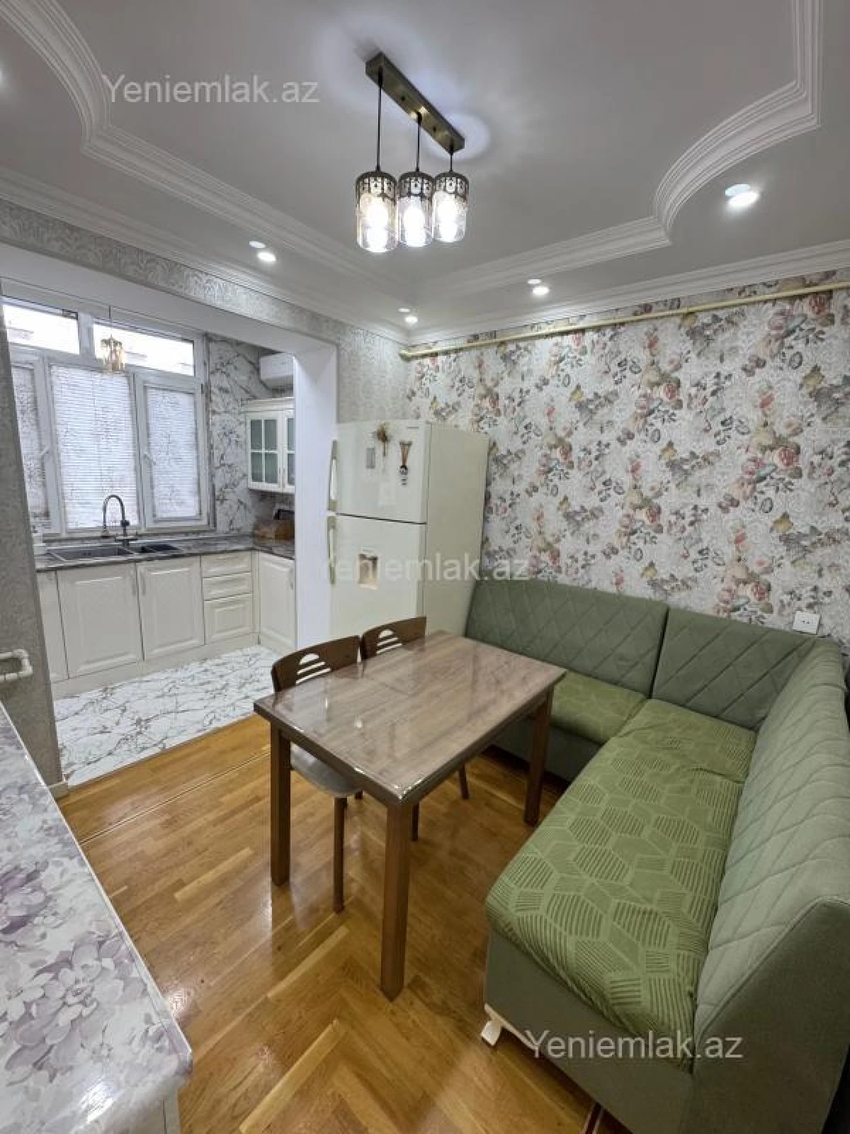 Satılır 3 otaqlı köhnə tikili 80 m²