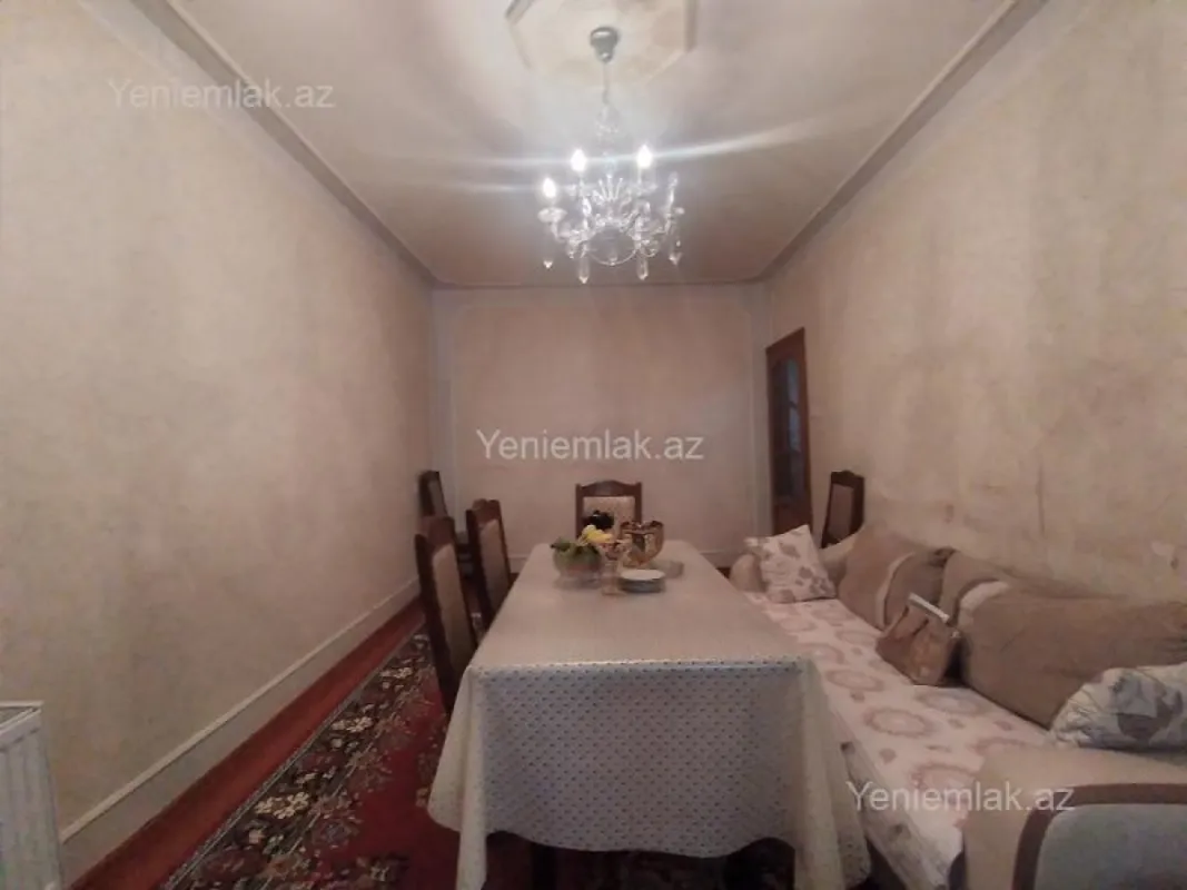 Satılır 3 otaqlı köhnə tikili 80 m²