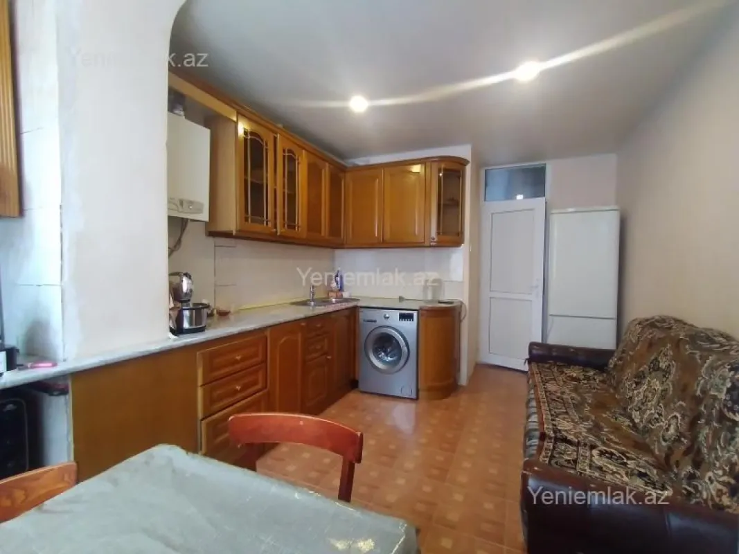 Satılır 3 otaqlı köhnə tikili 80 m²