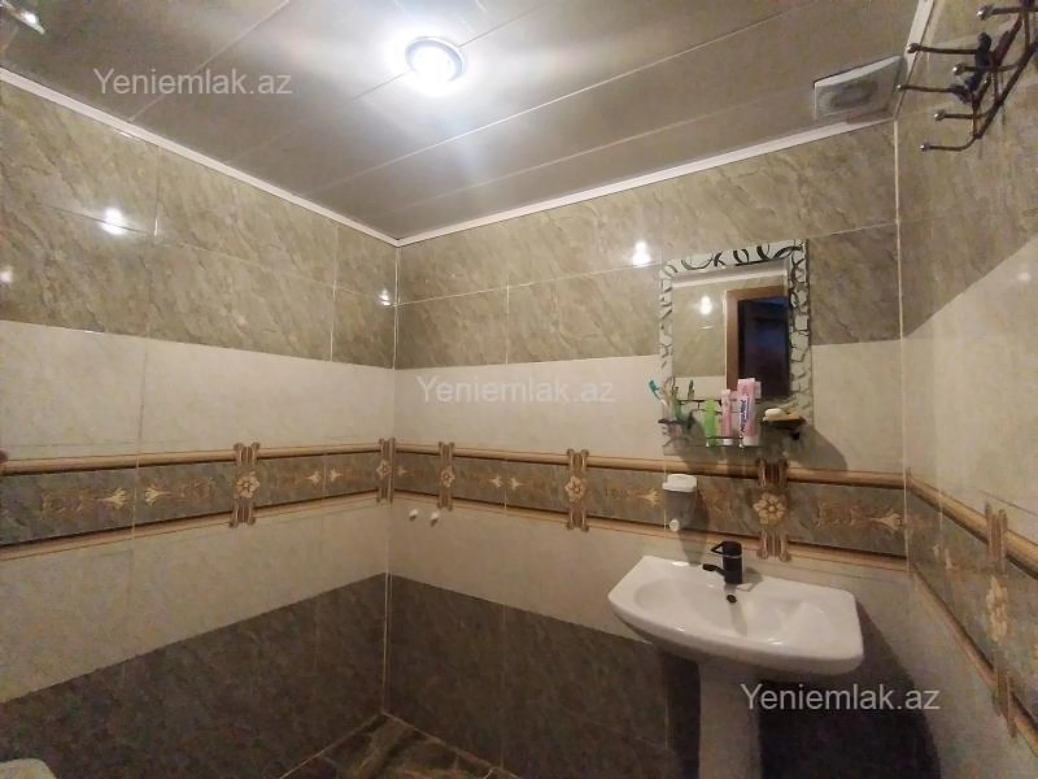 Satılır 3 otaqlı köhnə tikili 80 m²