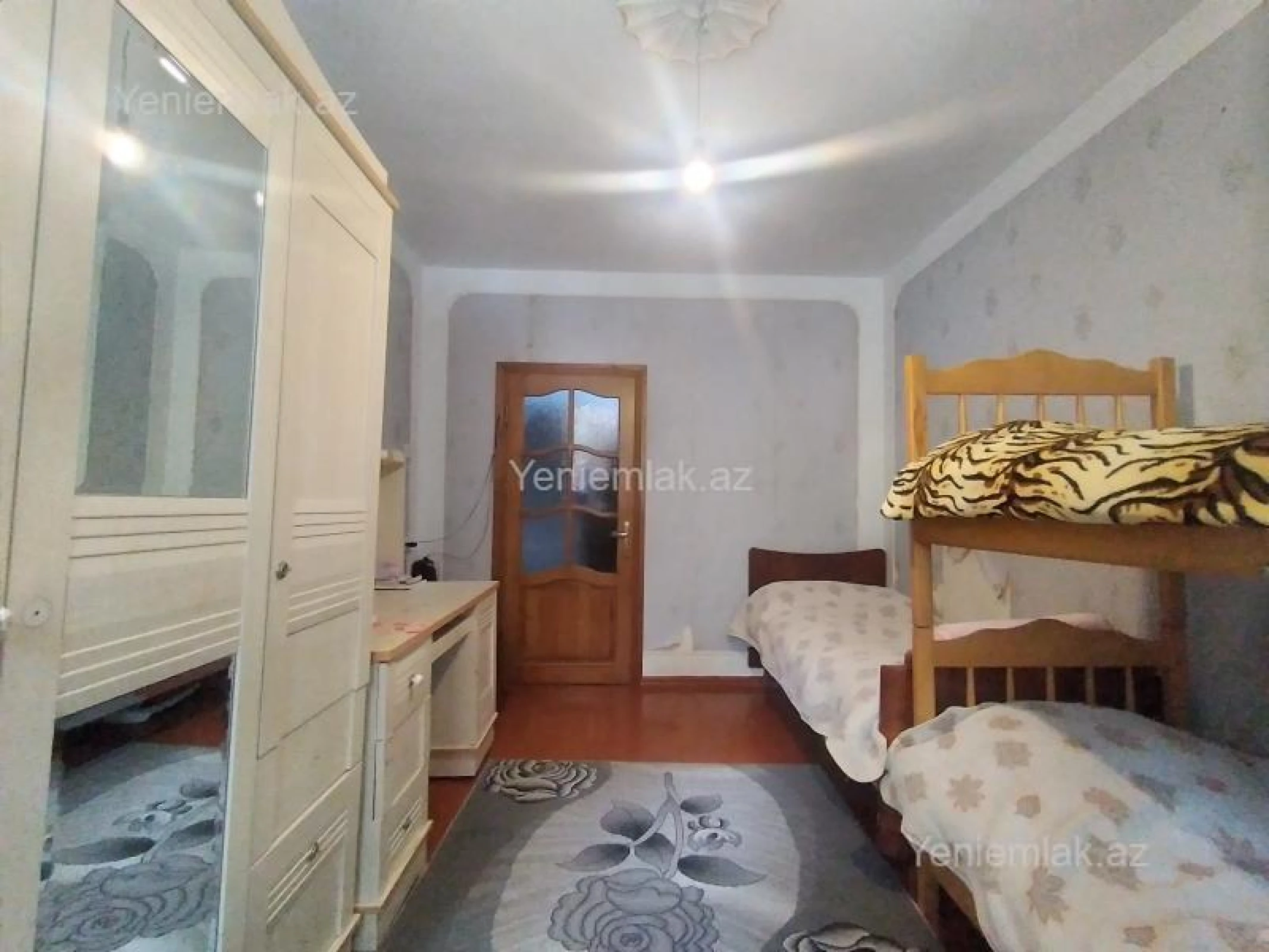 Satılır 3 otaqlı köhnə tikili 80 m²