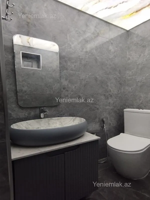 Satılır 5 otaqlı həyət evi 180 m²