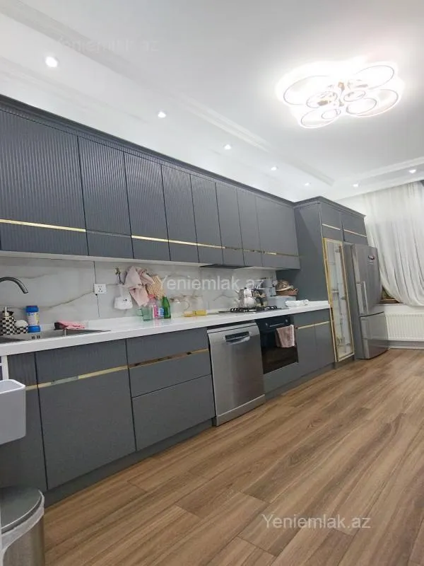 Satılır 5 otaqlı həyət evi 180 m²