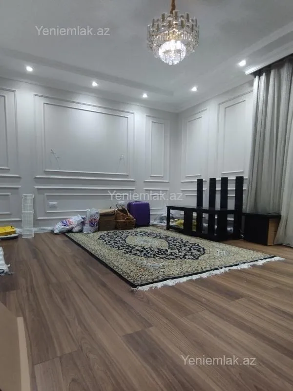 Satılır 5 otaqlı həyət evi 180 m²