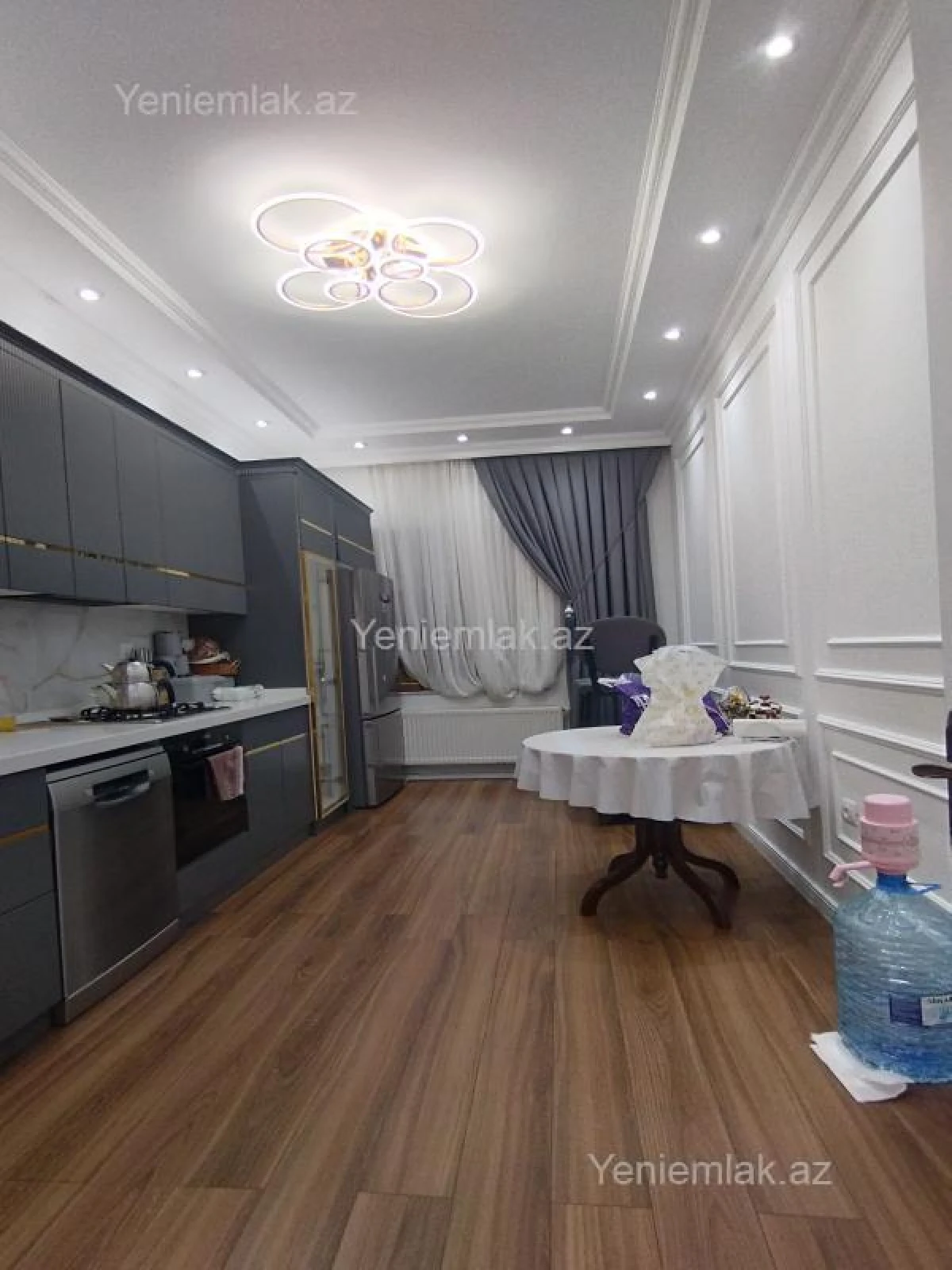 Satılır 5 otaqlı həyət evi 180 m²