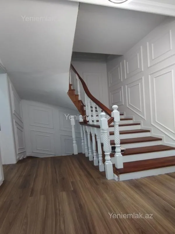 Satılır 5 otaqlı həyət evi 180 m²