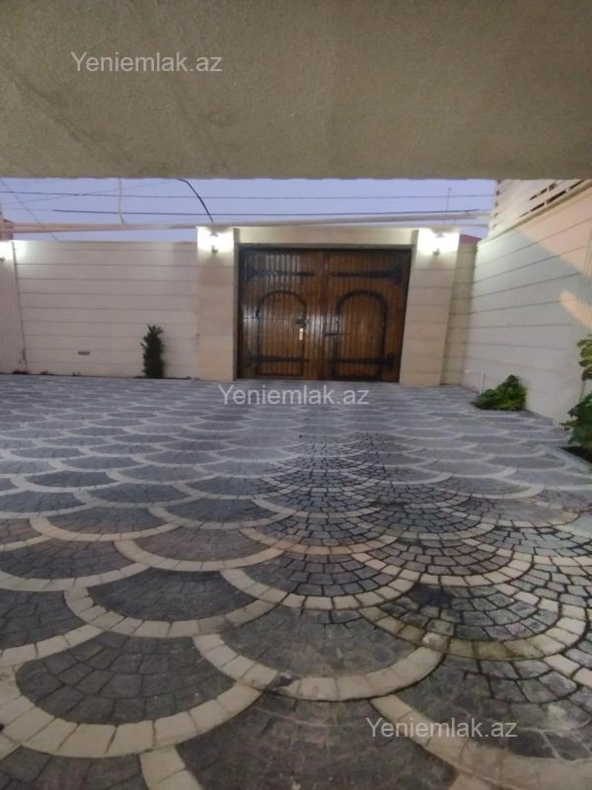 Satılır 5 otaqlı həyət evi 180 m²