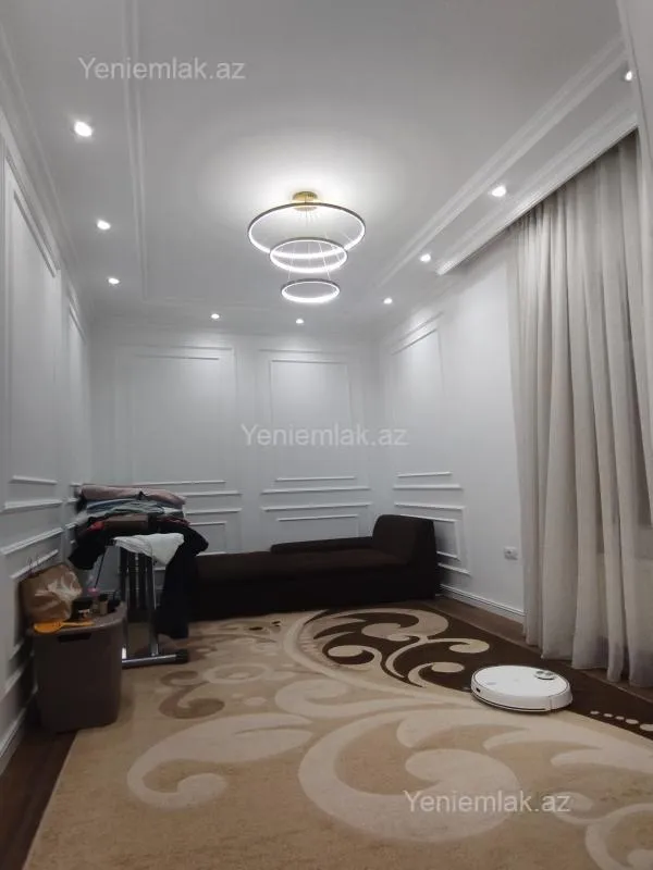 Satılır 5 otaqlı həyət evi 180 m²