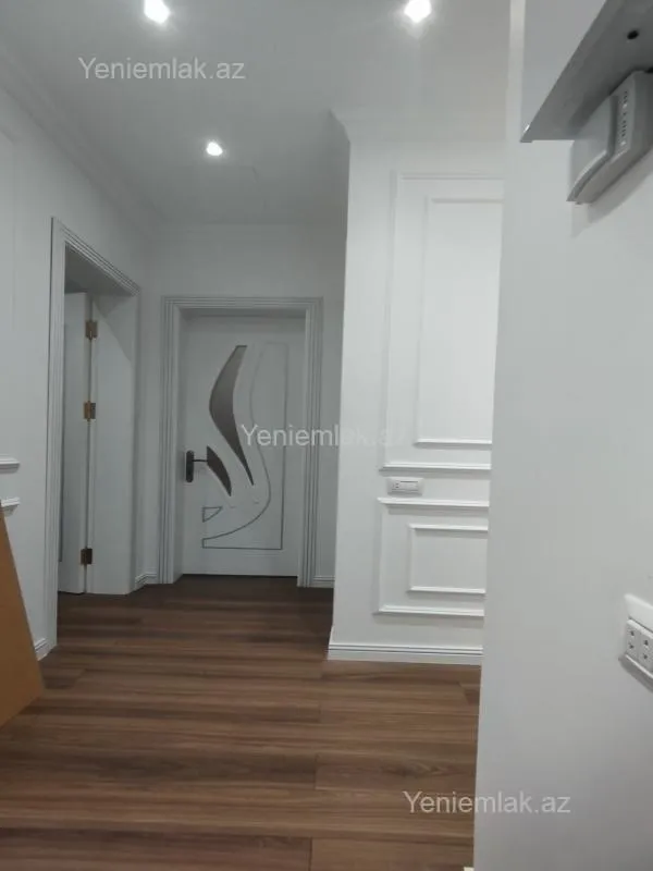 Satılır 5 otaqlı həyət evi 180 m²