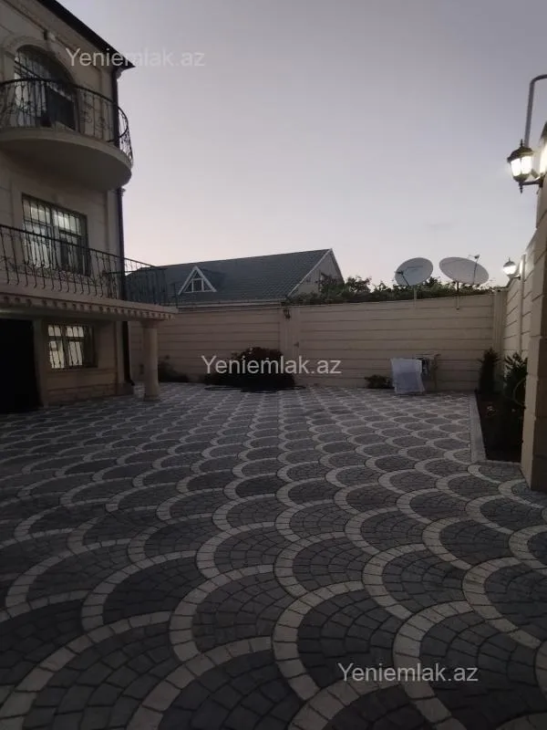 Satılır 5 otaqlı həyət evi 180 m²