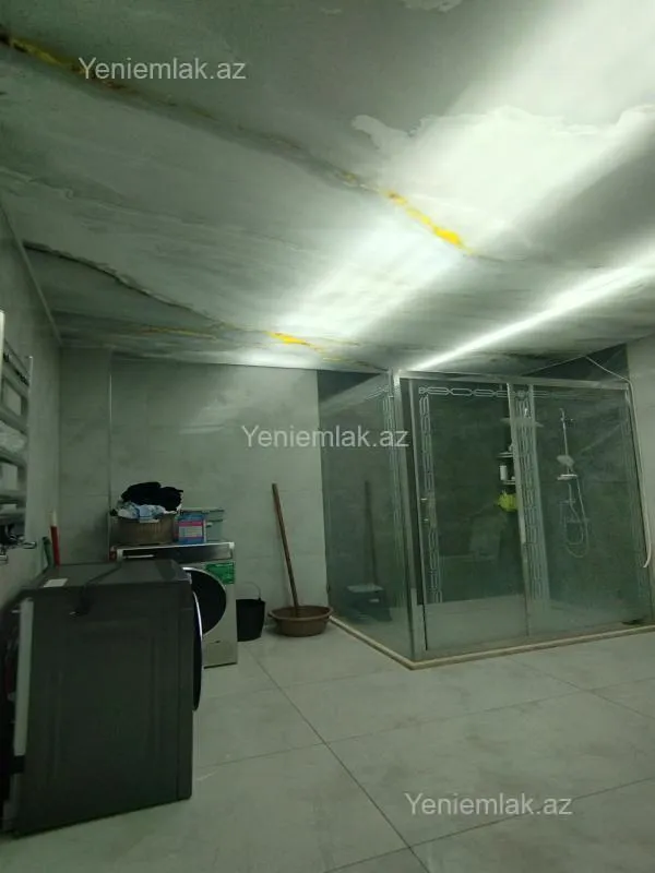 Satılır 5 otaqlı həyət evi 180 m²