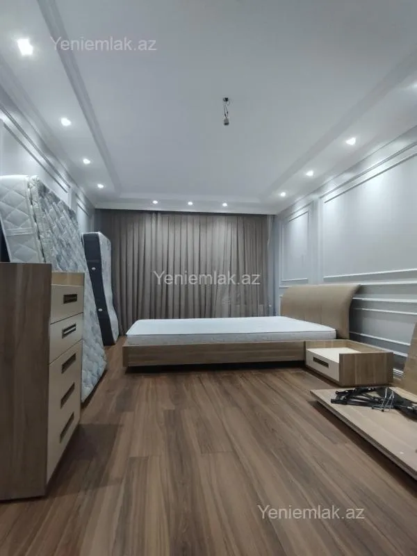Satılır 5 otaqlı həyət evi 180 m²
