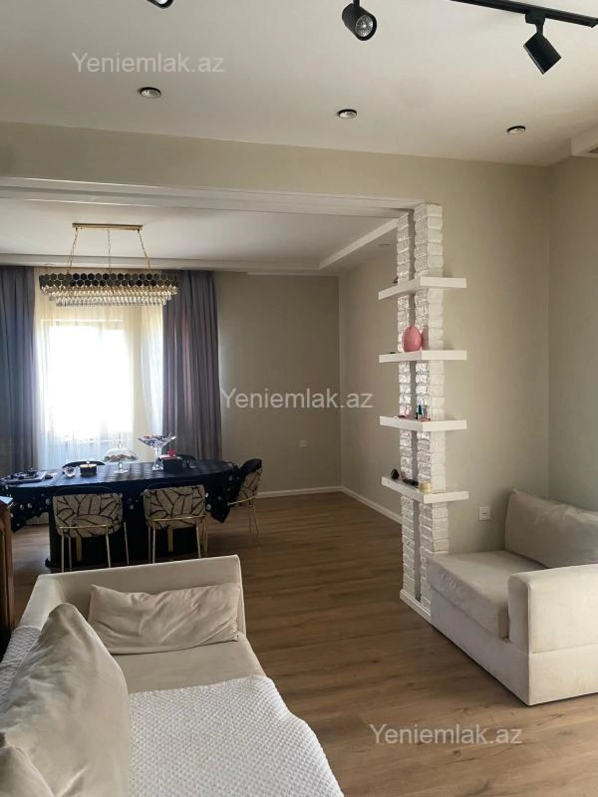 Satılır 5 otaqlı həyət evi 180 m²