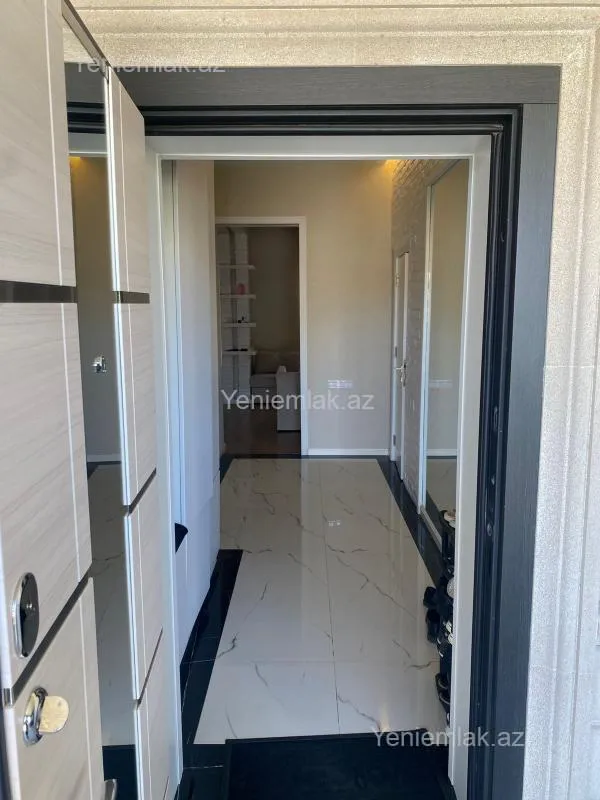 Satılır 5 otaqlı həyət evi 180 m²
