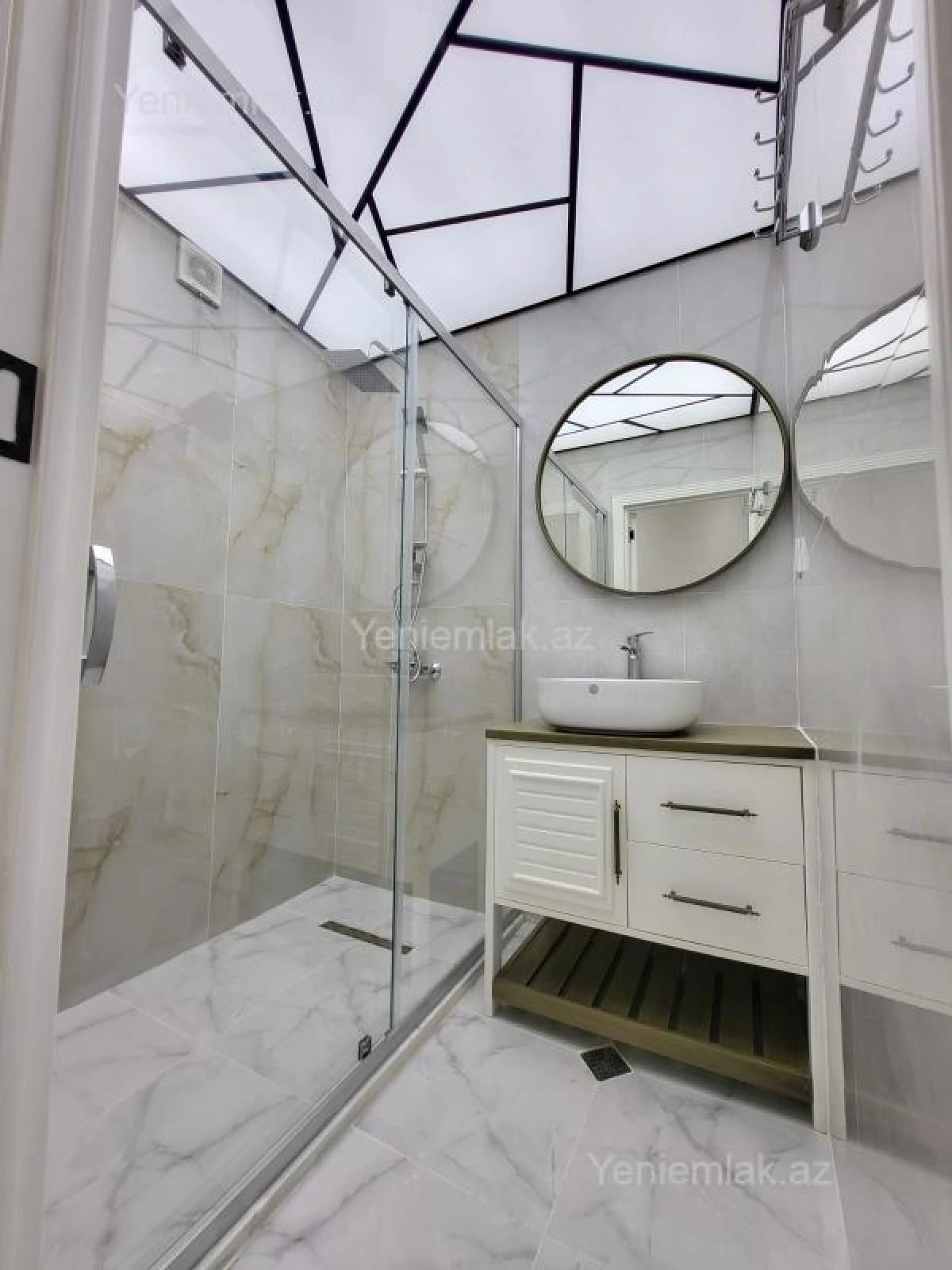 Satılır 3 otaqlı köhnə tikili 75 m²