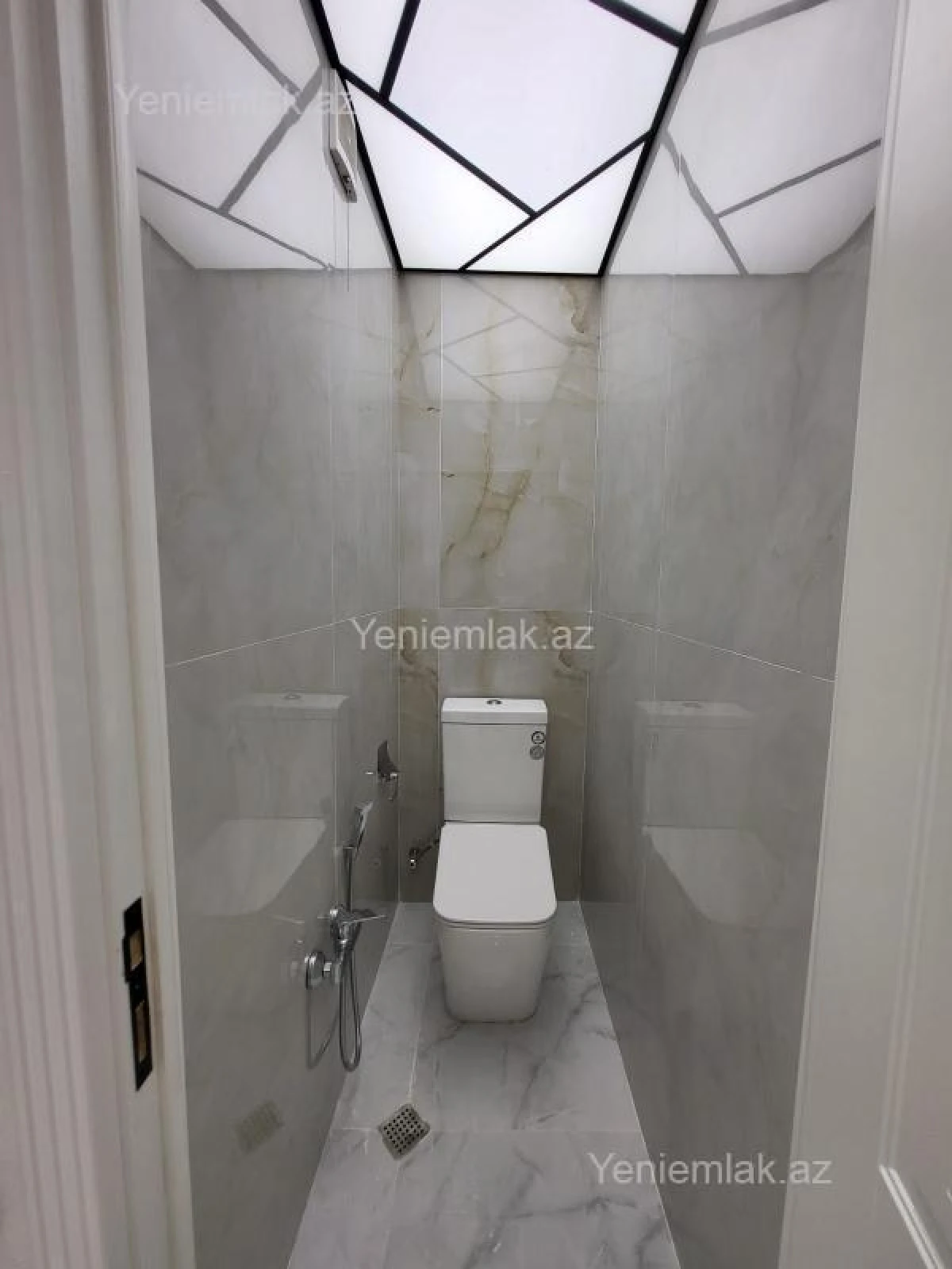 Satılır 3 otaqlı köhnə tikili 75 m²