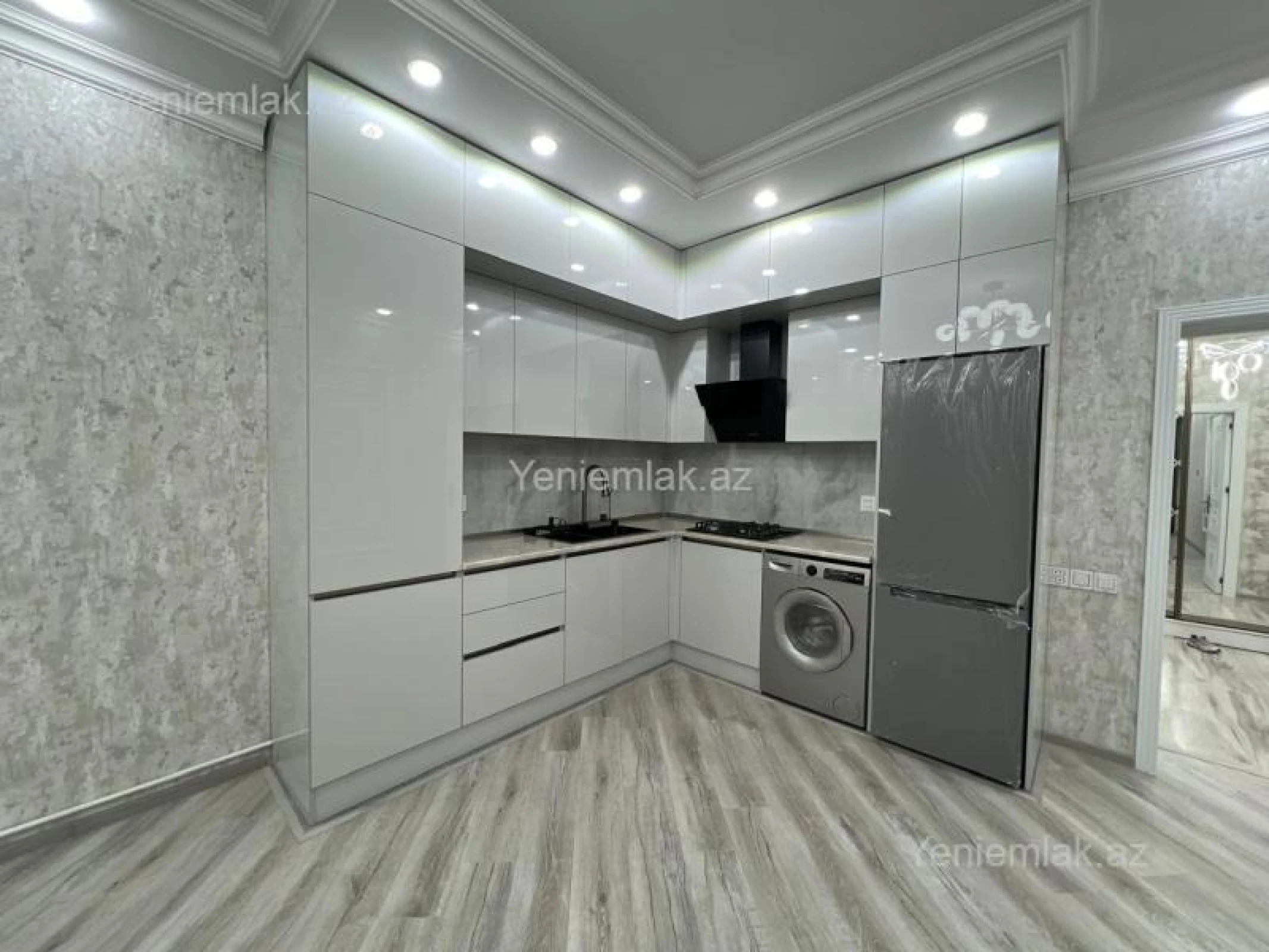 Satılır 2 otaqlı yeni tikili 70 m²