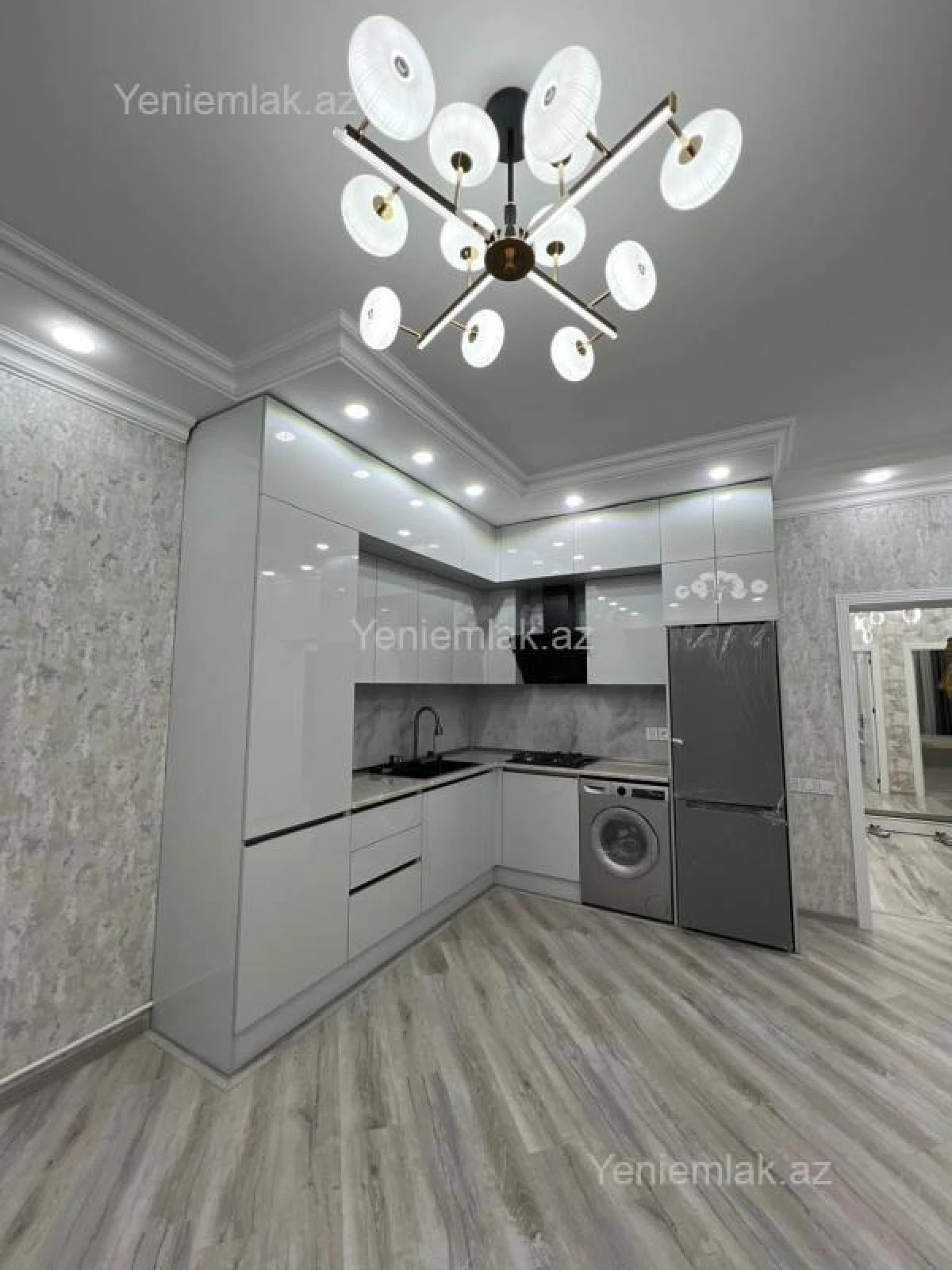 Satılır 2 otaqlı yeni tikili 70 m²