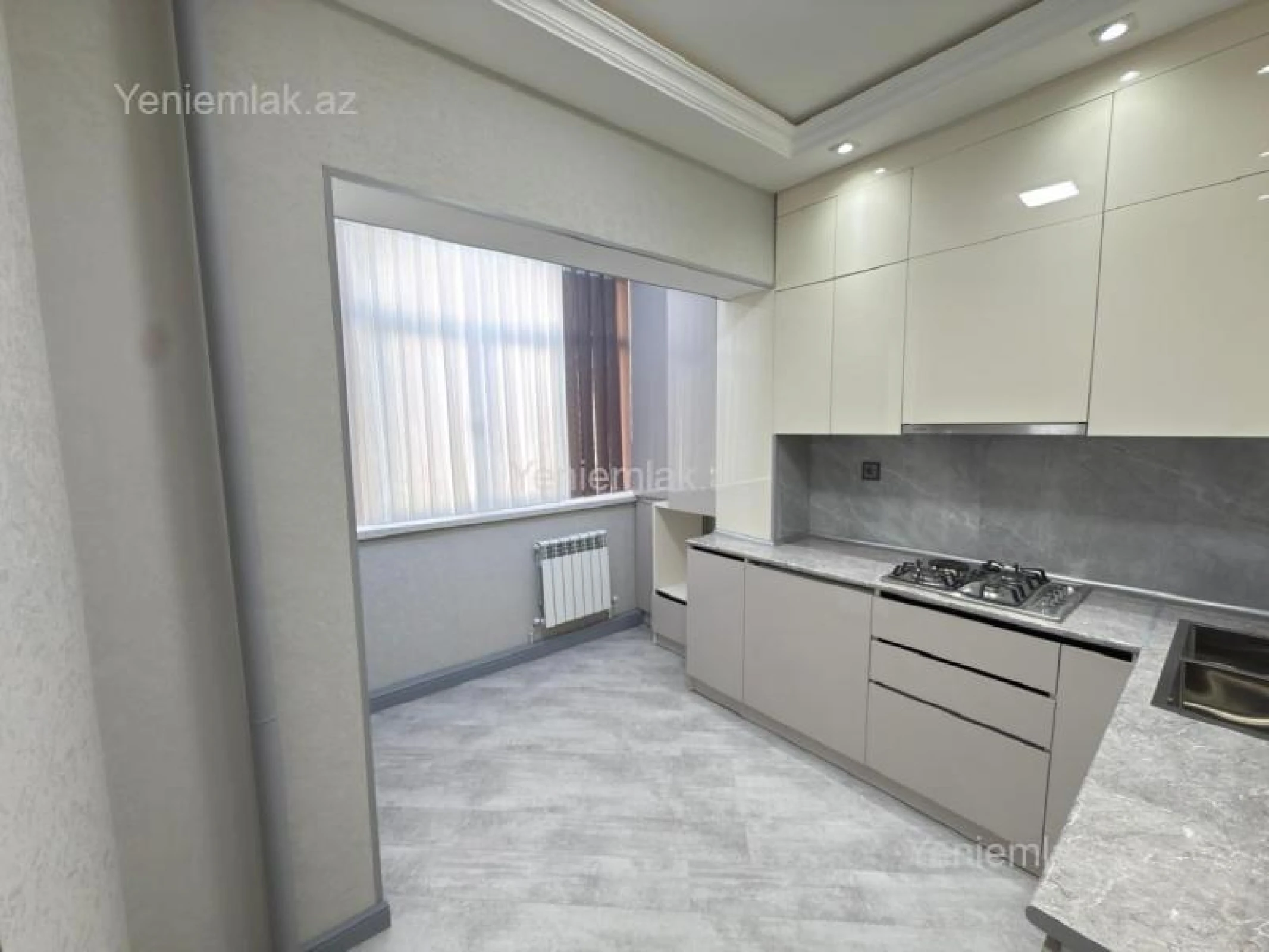 Satılır 3 otaqlı köhnə tikili 85 m²