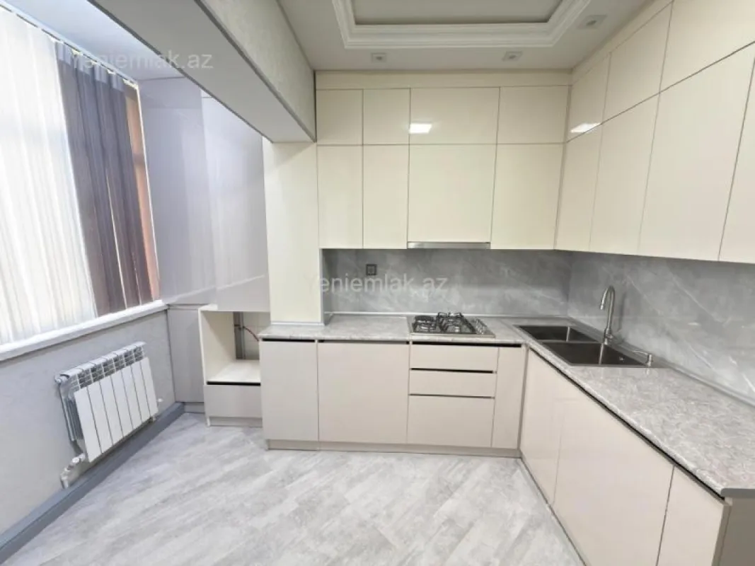 Satılır 3 otaqlı köhnə tikili 85 m²