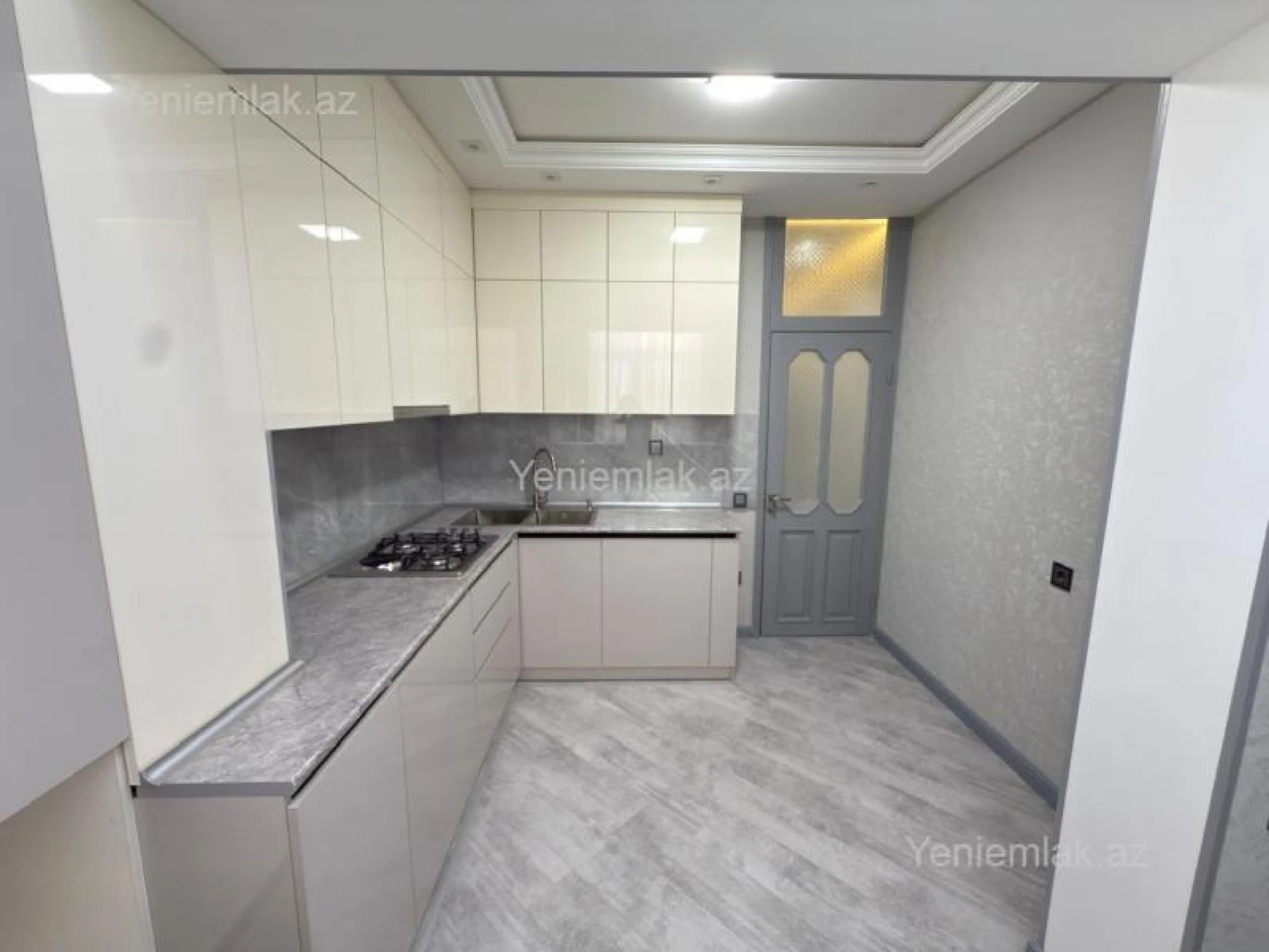 Satılır 3 otaqlı köhnə tikili 85 m²