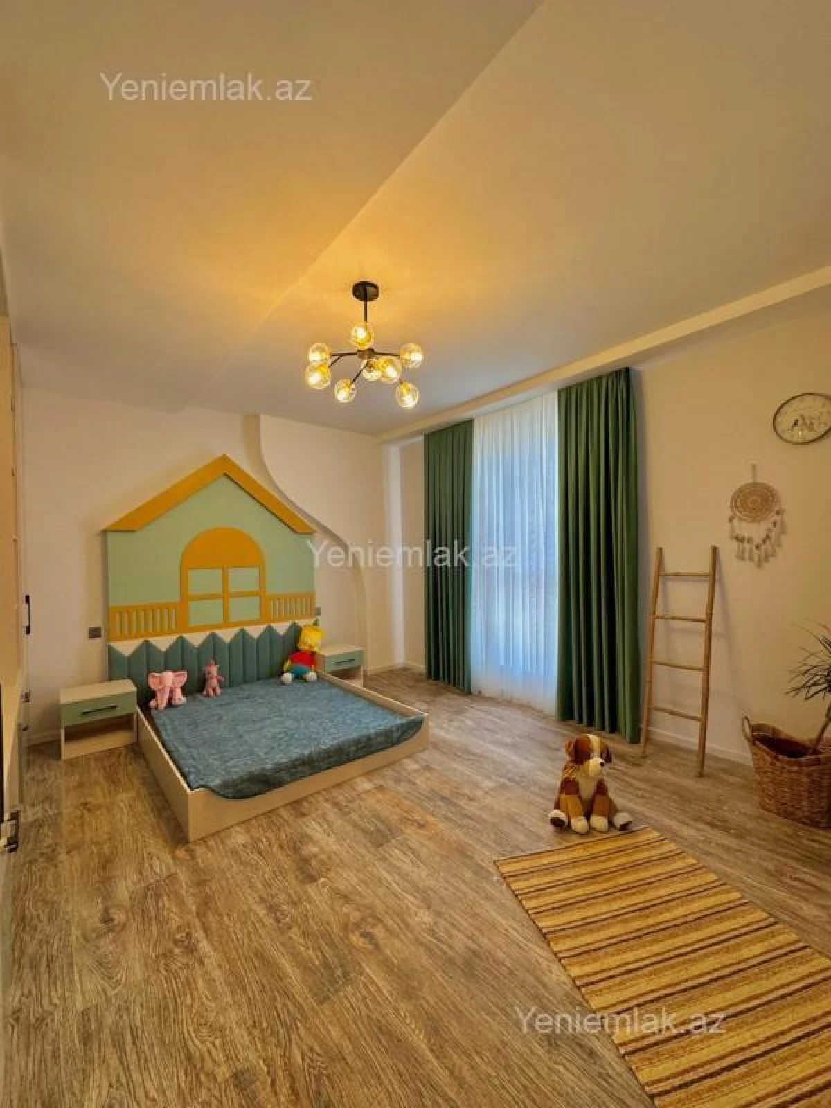Satılır 5 otaqlı həyət evi 350 m²