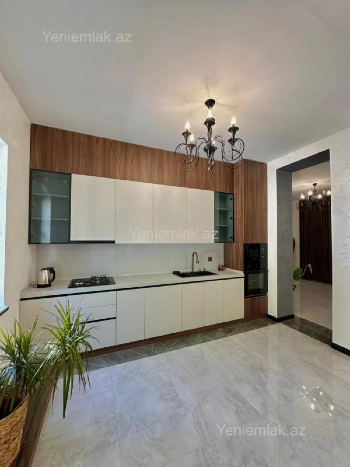Satılır 5 otaqlı həyət evi 350 m²