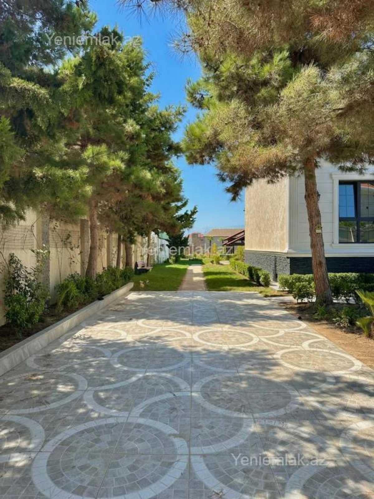 Satılır 5 otaqlı həyət evi 350 m²