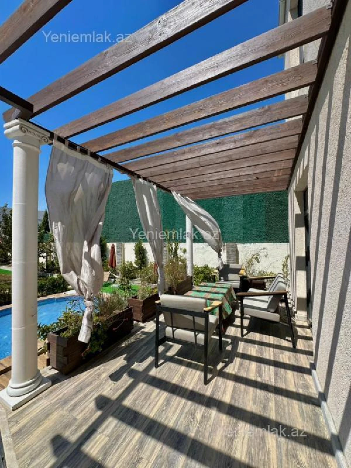 Satılır 5 otaqlı həyət evi 350 m²