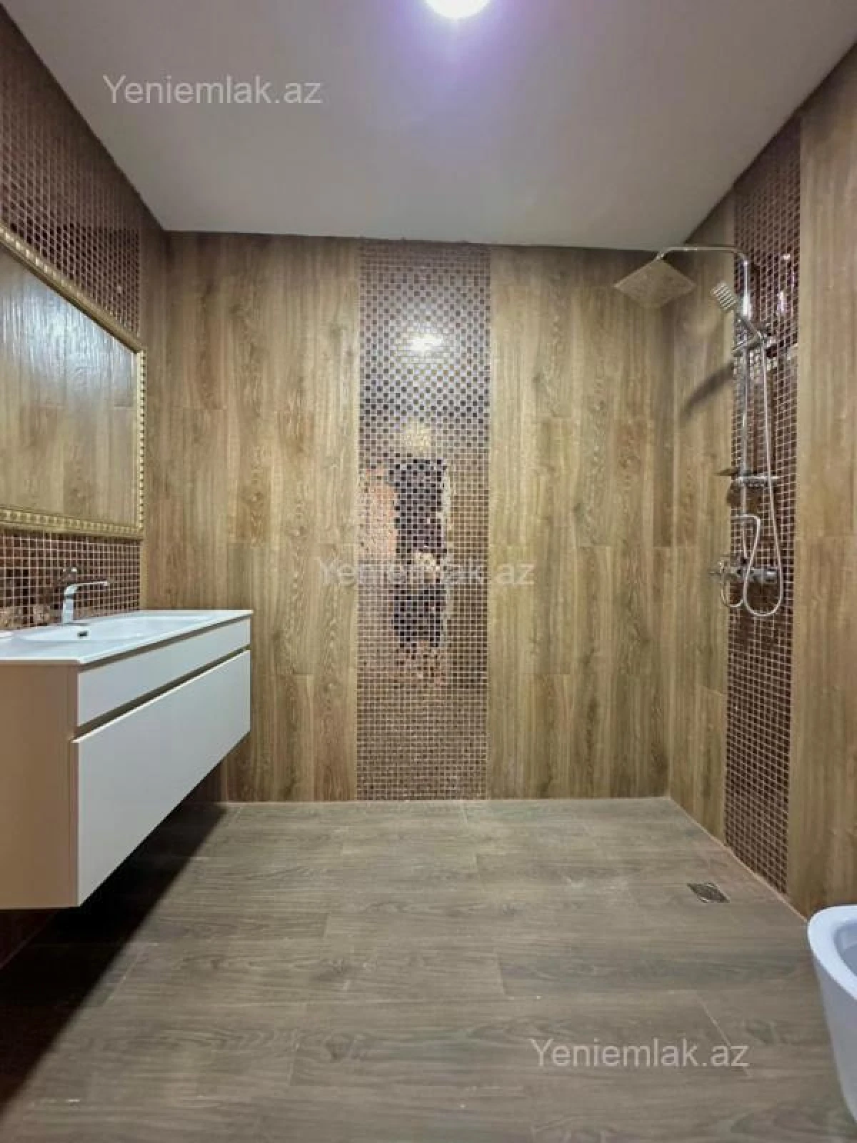 Satılır 5 otaqlı həyət evi 350 m²