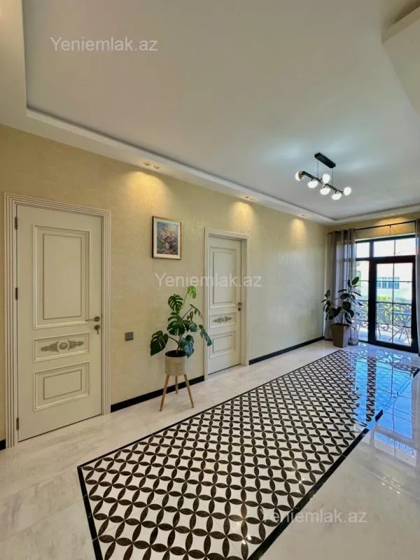 Satılır 5 otaqlı həyət evi 350 m²