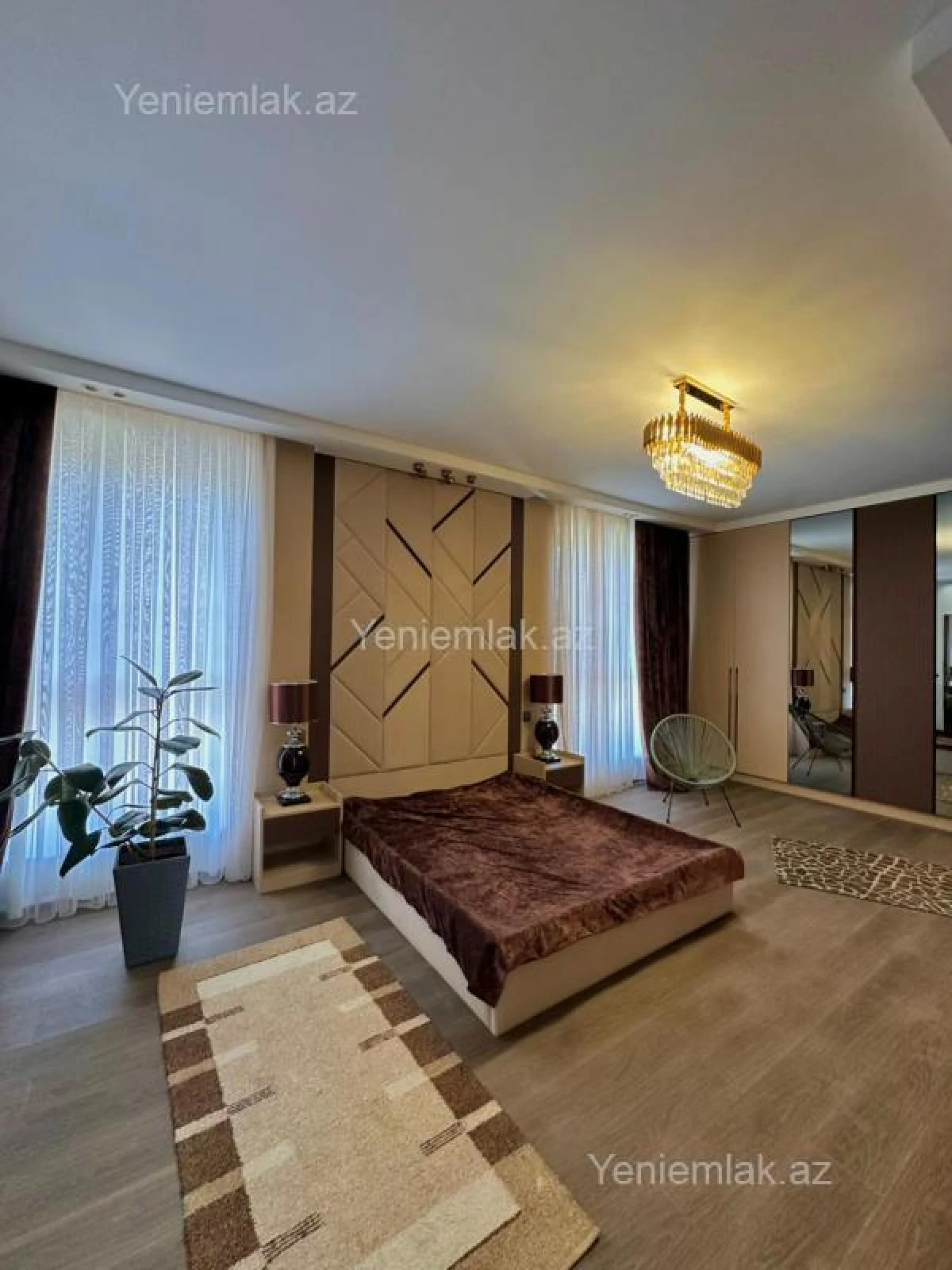 Satılır 5 otaqlı həyət evi 350 m²