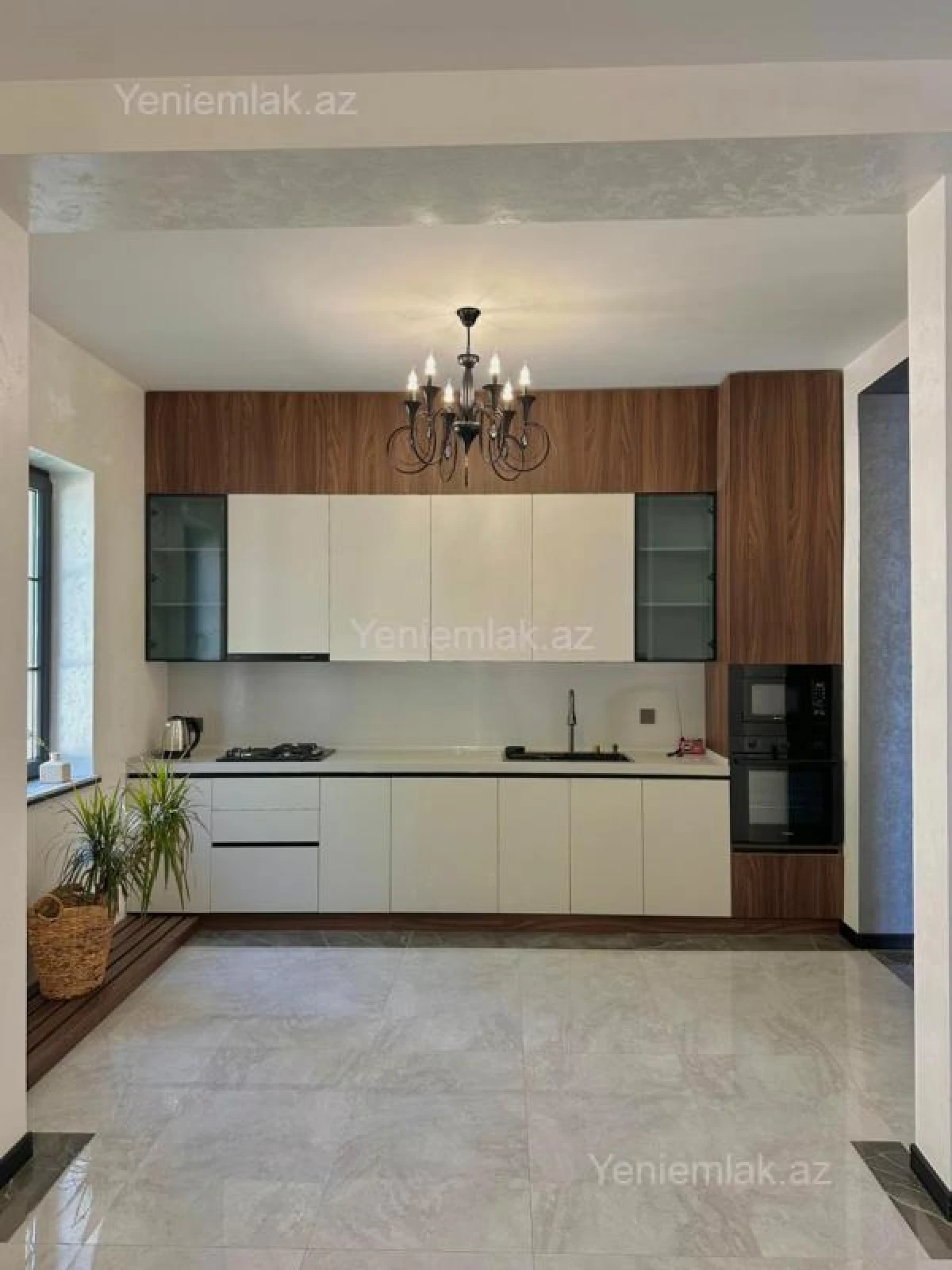 Satılır 5 otaqlı həyət evi 350 m²