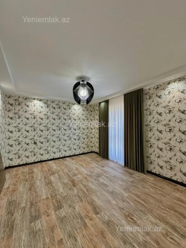Satılır 5 otaqlı həyət evi 350 m²