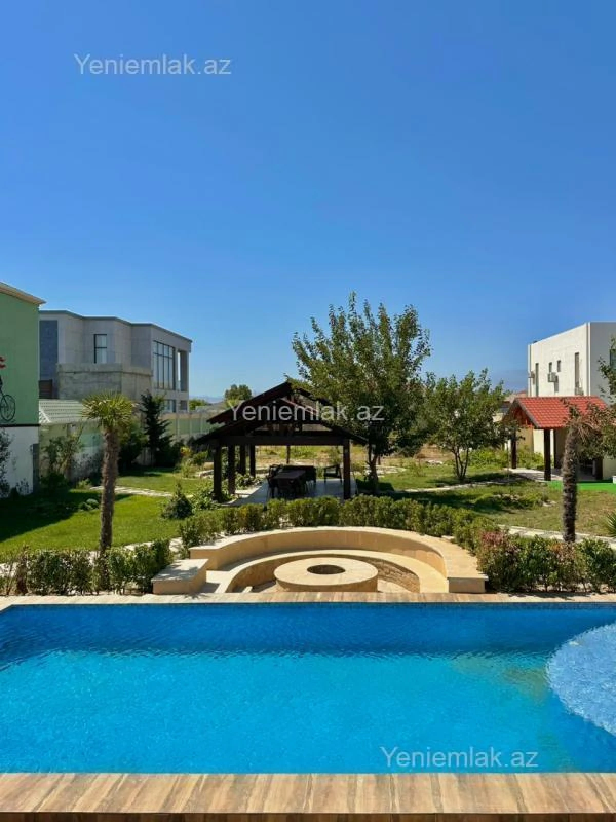 Satılır 5 otaqlı həyət evi 350 m²