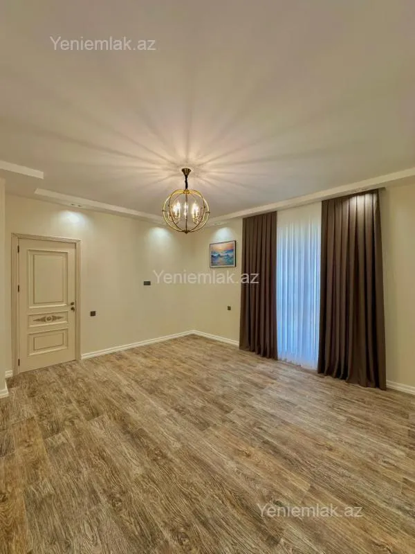Satılır 5 otaqlı həyət evi 350 m²