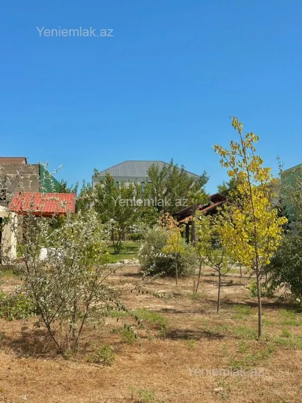 Satılır 5 otaqlı həyət evi 350 m²