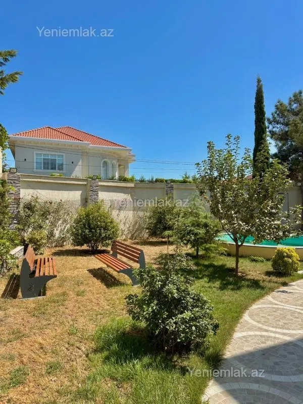 Satılır 5 otaqlı həyət evi 350 m²