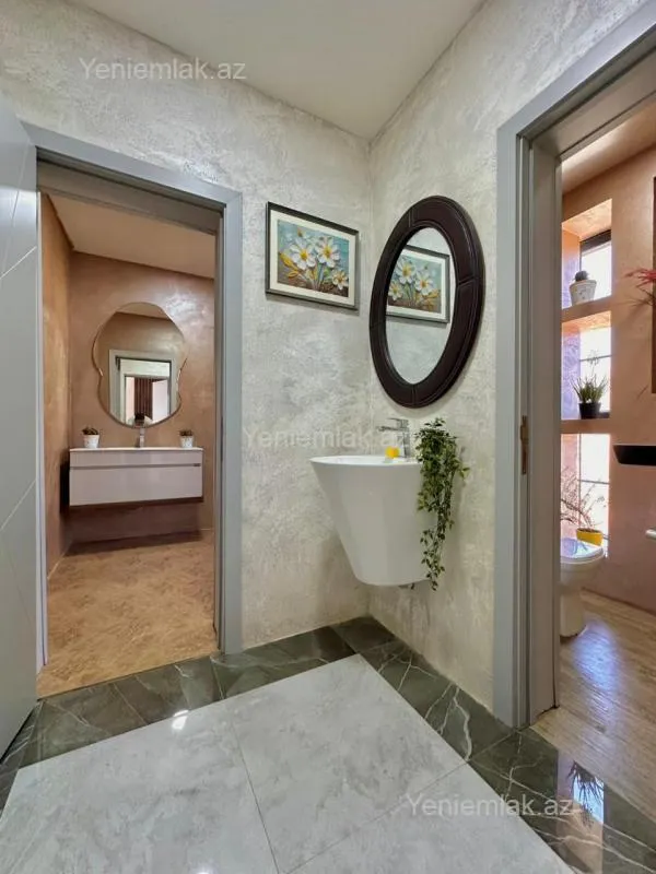 Satılır 5 otaqlı həyət evi 350 m²