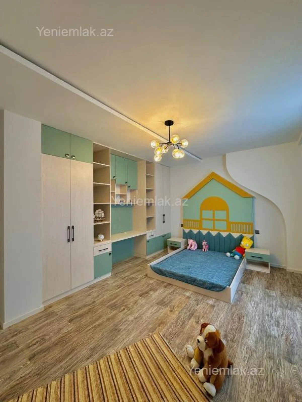 Satılır 5 otaqlı həyət evi 350 m²