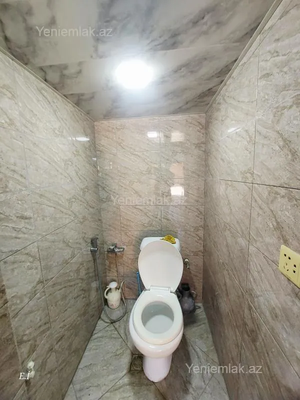 Satılır 8 otaqlı həyət evi 123 m²