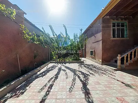 Satılır 8 otaqlı həyət evi 123 m²