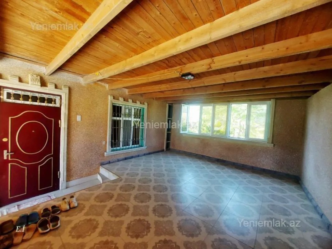 Satılır 8 otaqlı həyət evi 123 m²