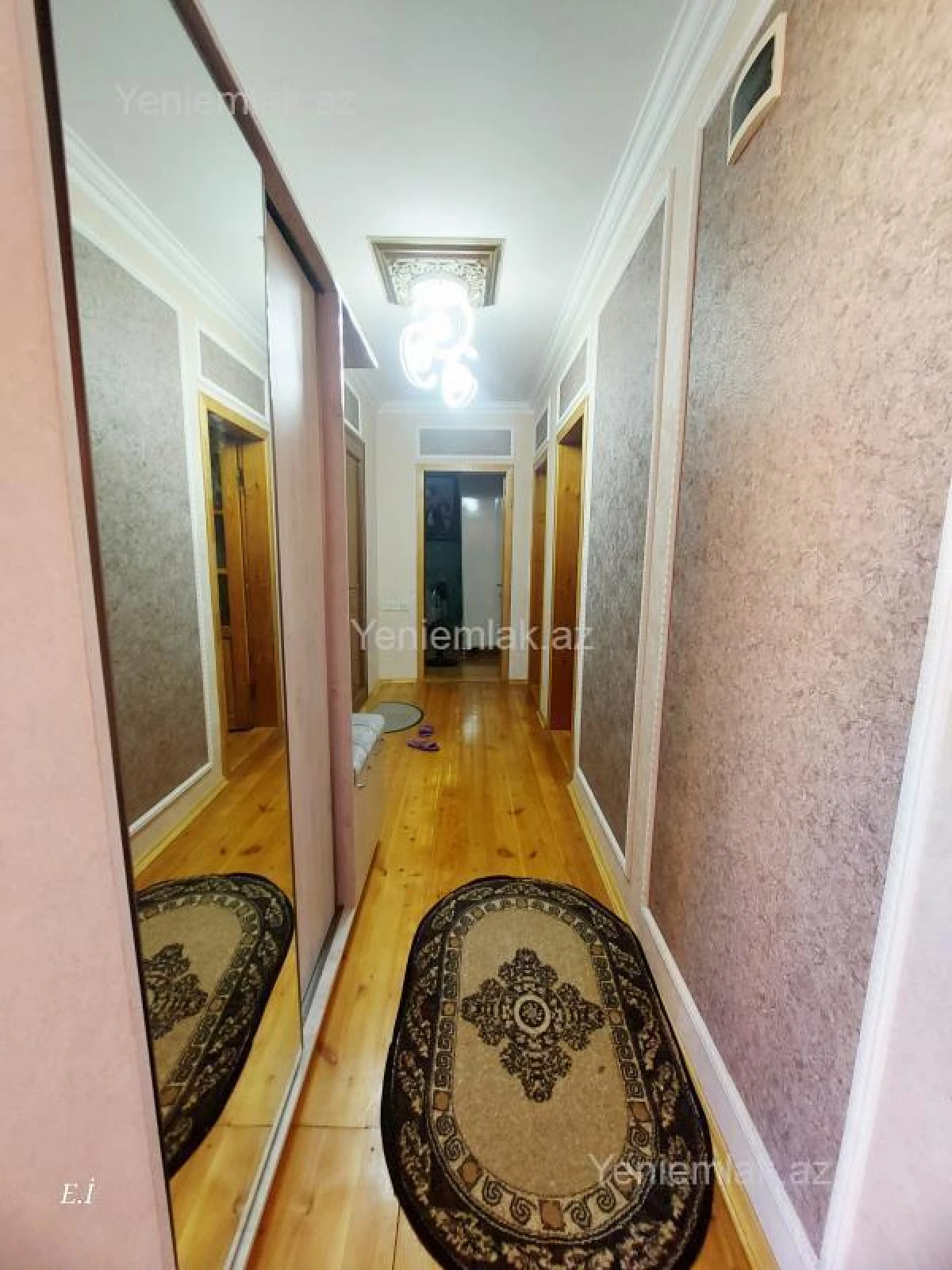 Satılır 8 otaqlı həyət evi 123 m²