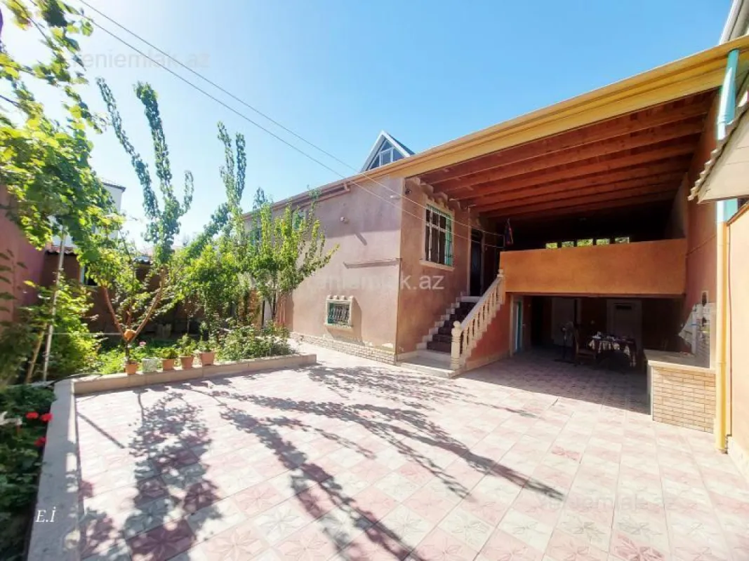 Satılır 8 otaqlı həyət evi 123 m²