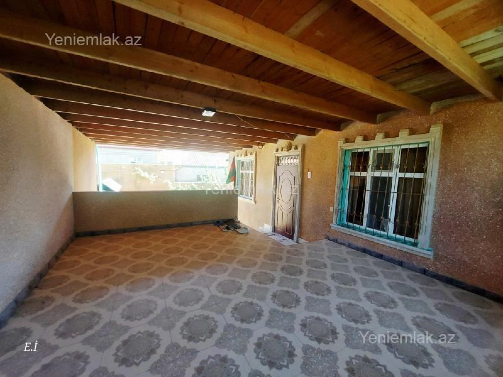 Satılır 8 otaqlı həyət evi 123 m²