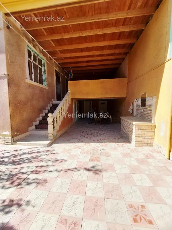Satılır 8 otaqlı həyət evi 123 m²