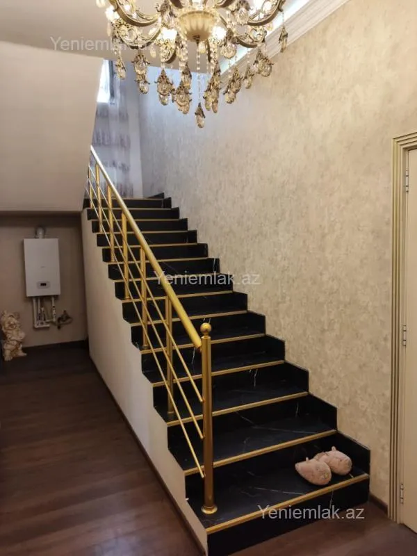 Satılır 4 otaqlı həyət evi 156 m²