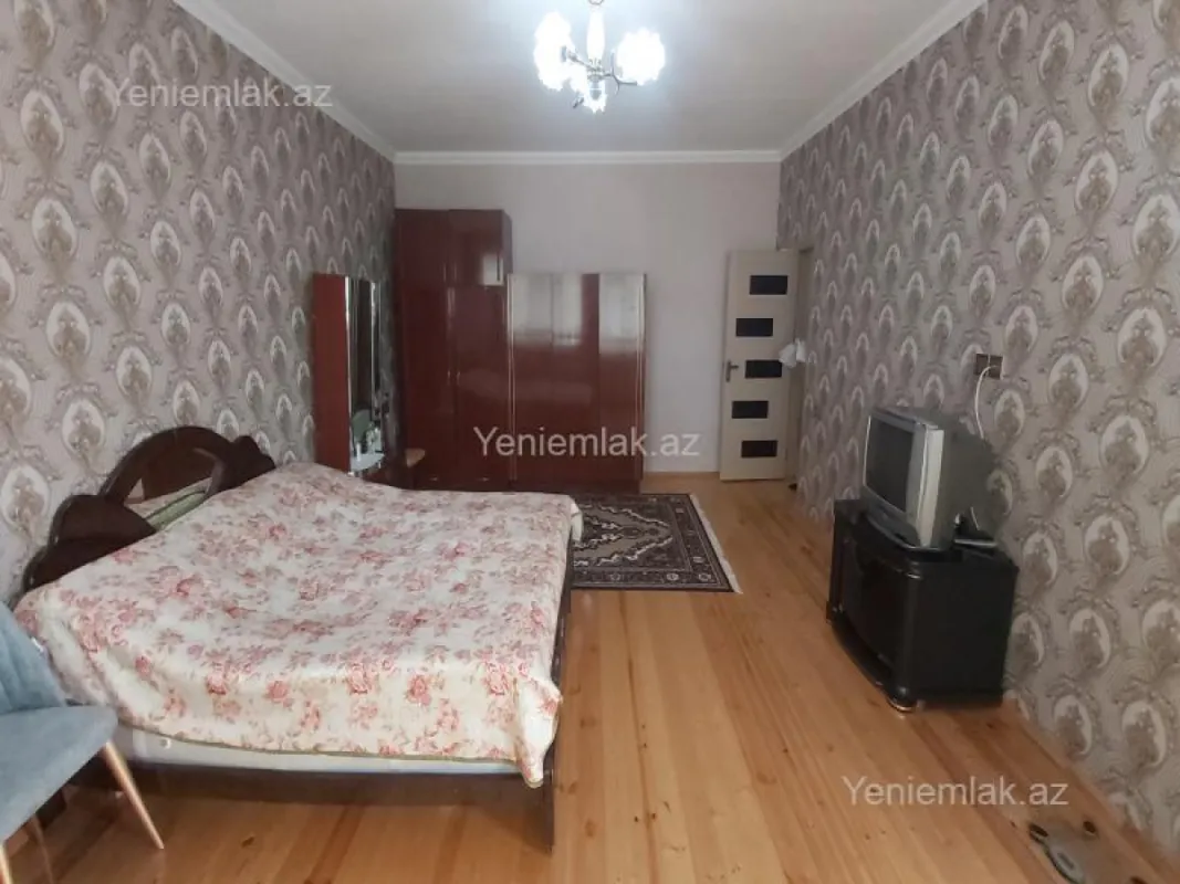 Satılır 4 otaqlı həyət evi 220 m²