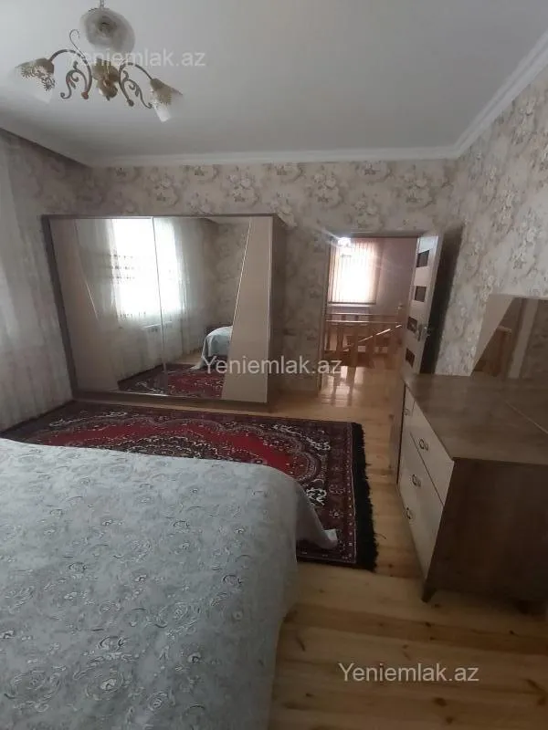 Satılır 4 otaqlı həyət evi 220 m²